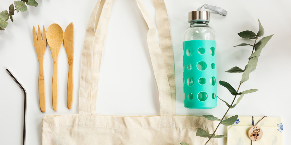 Kit minimaliste, paille en inox, gourde en verre, couverts en bois,sac en tissu