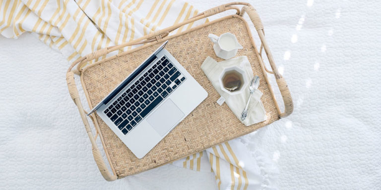 PAUSE MODERNE - Travailler depuis chez soi_