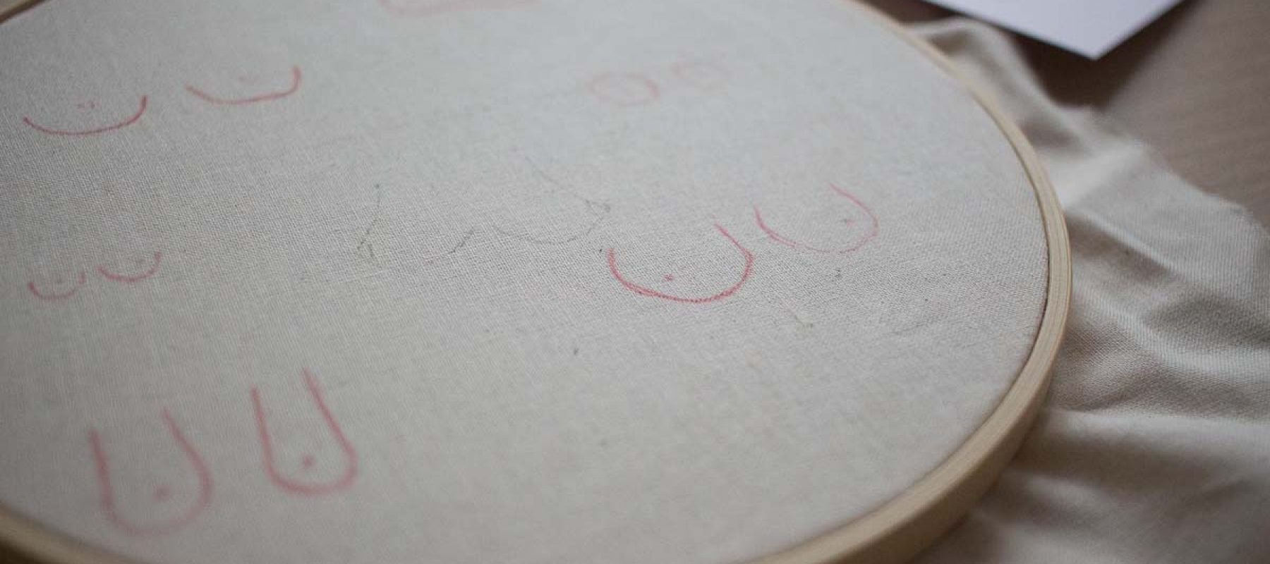 Pause Moderne -Box creative et gourmande Article blog – Broderie Sein 5 Pause Moderne -Box creative et gourmande Article blog -Broderie Femme sein
