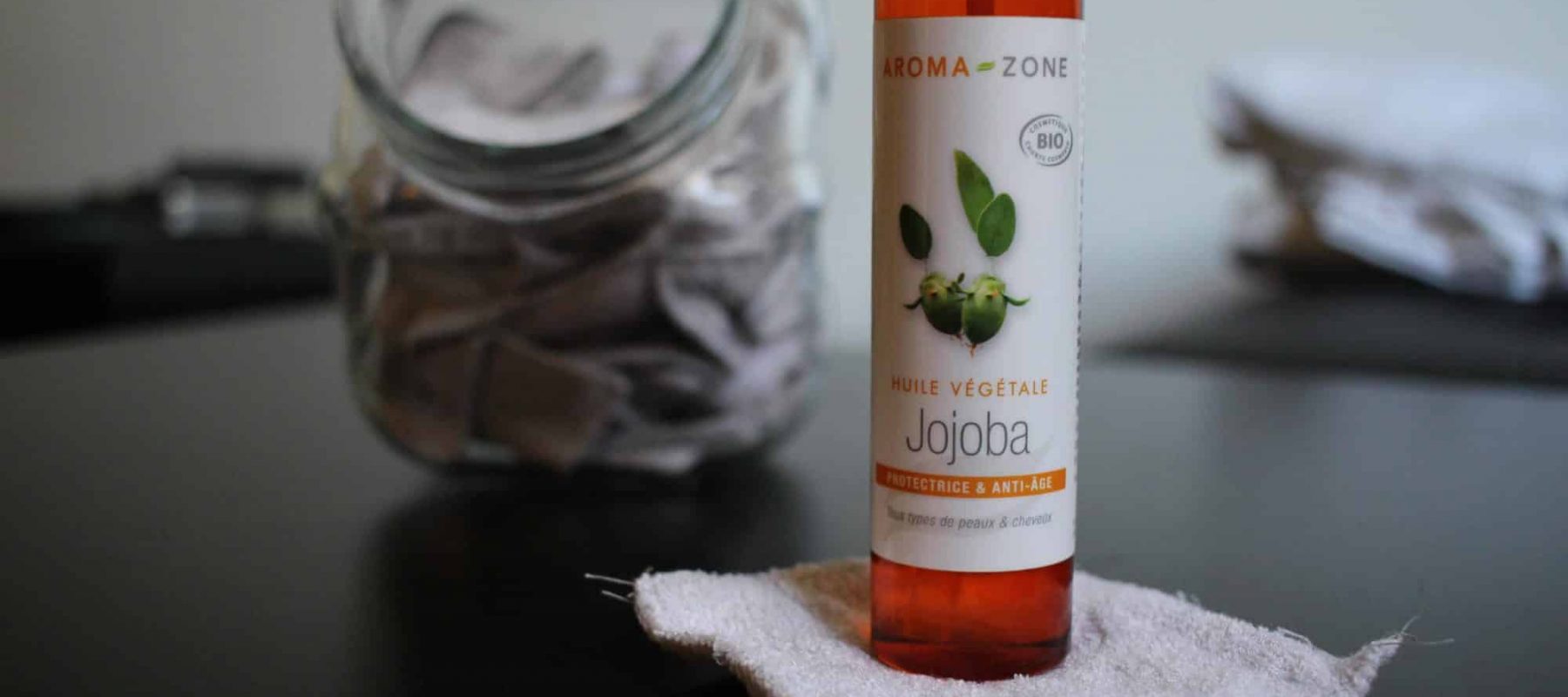 Pause Moderne -Box creative et gourmande Article blog -Huile de jojoba , démaquillage naturel